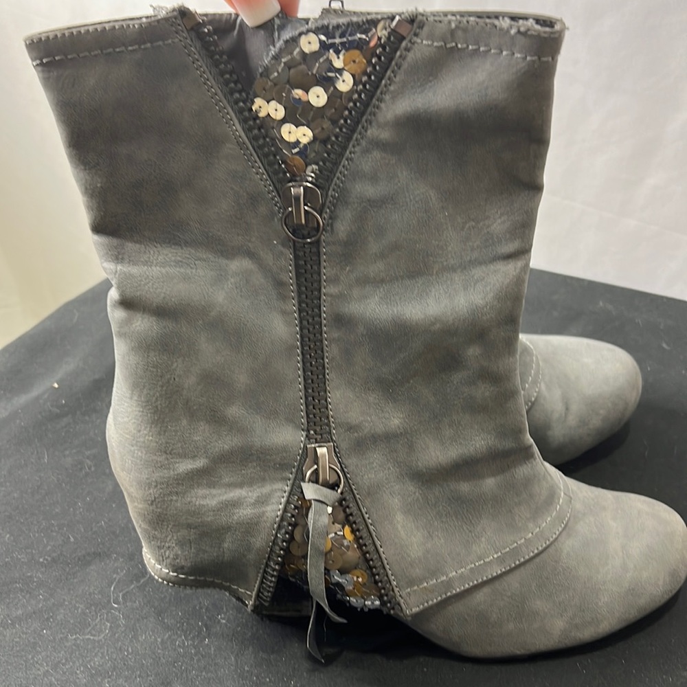 Gray shirt boots. Size 10